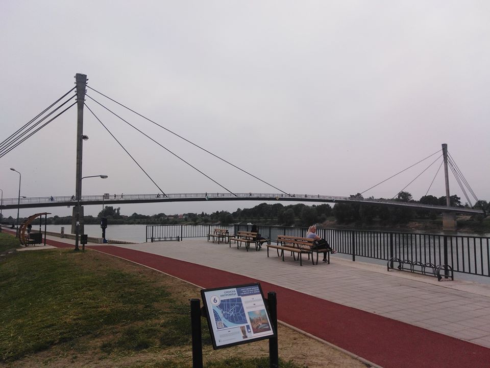 Sremskomitrovački kej i most Svetog Irineja