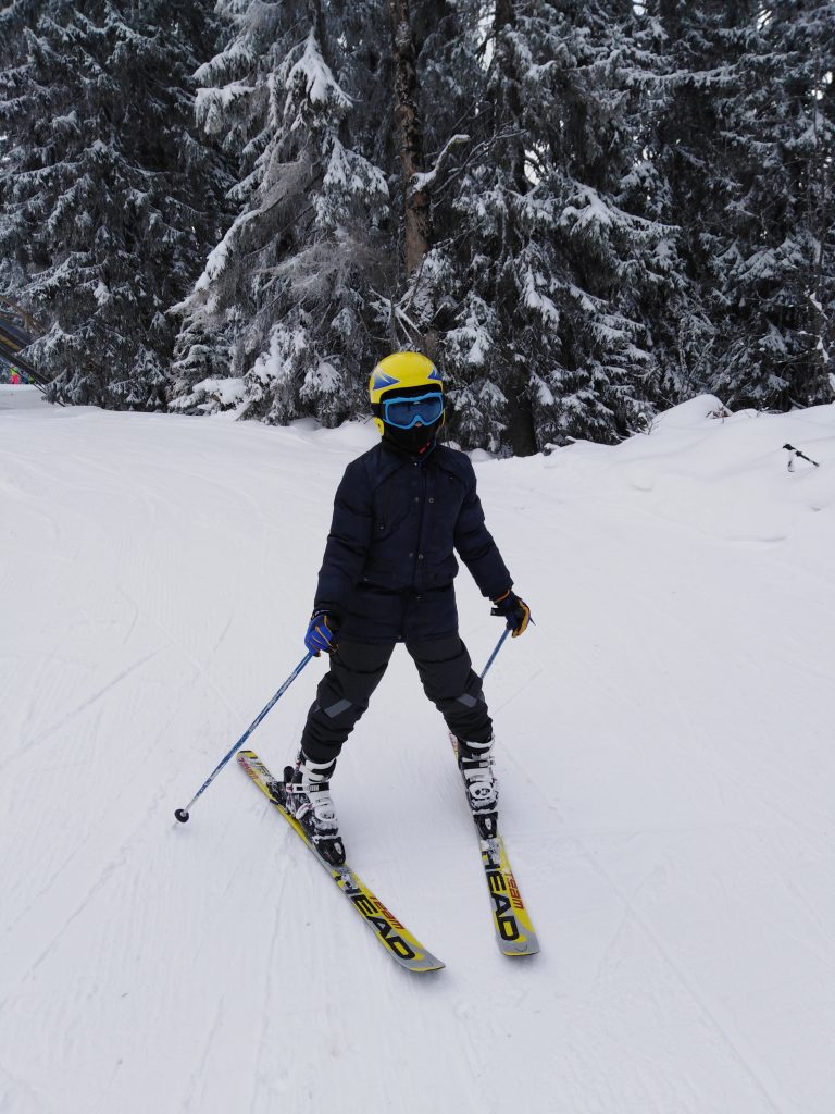 Mladi skijaš